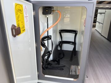 Adria TWIN 600 SPB SUPREME 9-TRAPS AUTOM. Standaard