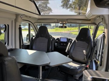 Adria TWIN 600 SPB SUPREME 9-TRAPS AUTOM. Standaard