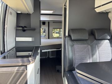 Adria TWIN 600 SPB SUPREME 9-TRAPS AUTOM. Standaard