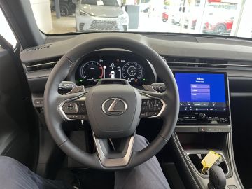 Lexus LBX