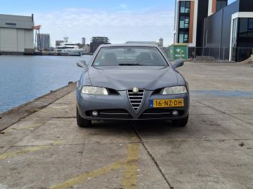 Alfa Romeo 166