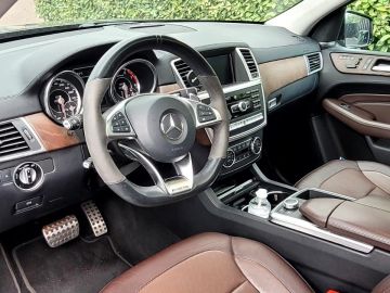 Mercedes-Benz M-Klasse