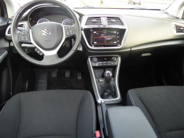 Suzuki S-Cross