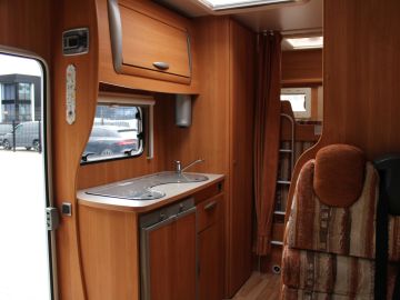Chausson FLASH 03 M08 - Trekhaak - 6 Persoons - Cruise - Airco - Luifel - Fietsendrager - Rijklaar