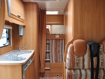 Chausson FLASH 03 M08 - Trekhaak - 6 Persoons - Cruise - Airco - Luifel - Fietsendrager - Rijklaar