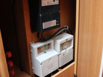 Chausson FLASH 03 M08 - Trekhaak - 6 Persoons - Cruise - Airco - Luifel - Fietsendrager - Rijklaar