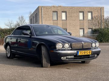 Jaguar XJ