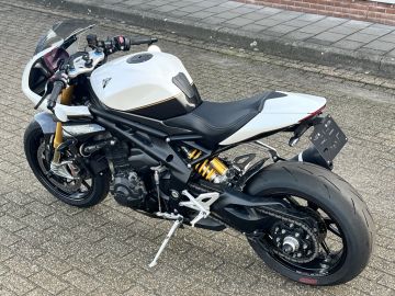 Triumph Speed Triple 1200 RR