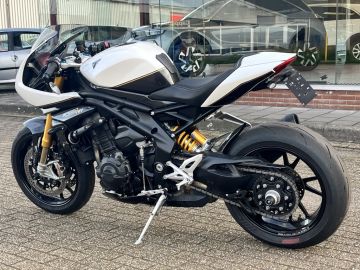 Triumph Speed Triple 1200 RR