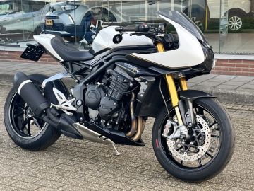 Triumph Speed Triple 1200 RR