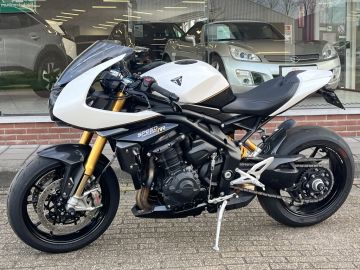 Triumph Speed Triple 1200 RR