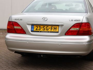 Lexus LS