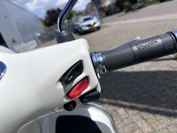 Vespa GTS 300 Super Sport HPE Inclusief Stuurslot In Nieuwstaat BTW