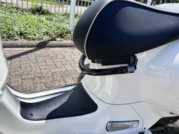 Vespa GTS 300 Super Sport HPE Inclusief Stuurslot In Nieuwstaat BTW