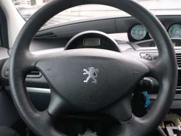 Peugeot 807