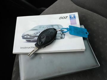 Peugeot 807