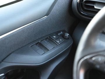 Mazda 2 Hybrid