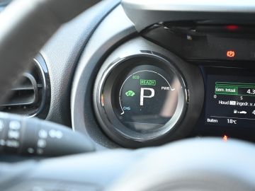 Mazda 2 Hybrid