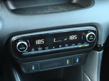 Mazda 2 Hybrid