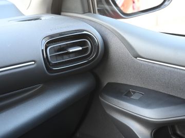 Mazda 2 Hybrid