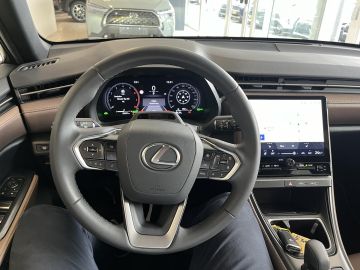 Lexus LBX