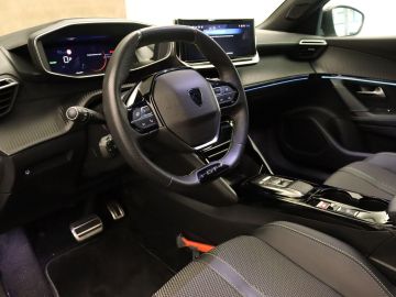 Peugeot E-2008