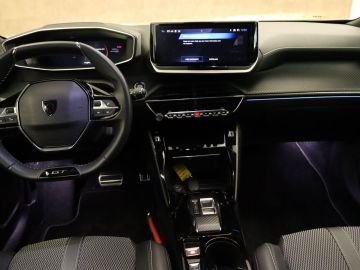 Peugeot E-2008