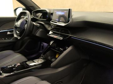 Peugeot E-2008