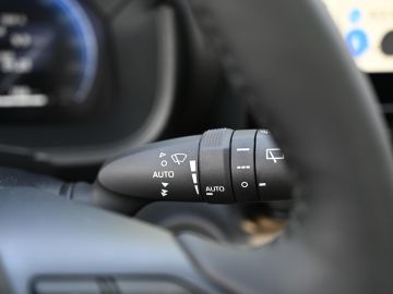 Mazda 2 Hybrid