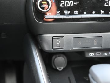 Mazda 2 Hybrid