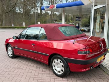 Peugeot 306